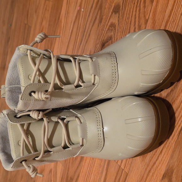 Sperry Womens Cream Winter Boots - Picture 2 of 7